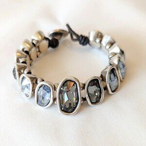 Uno de 50 | Toggle Bracelet with Gray and Light Sapphire Swarovski Crystals